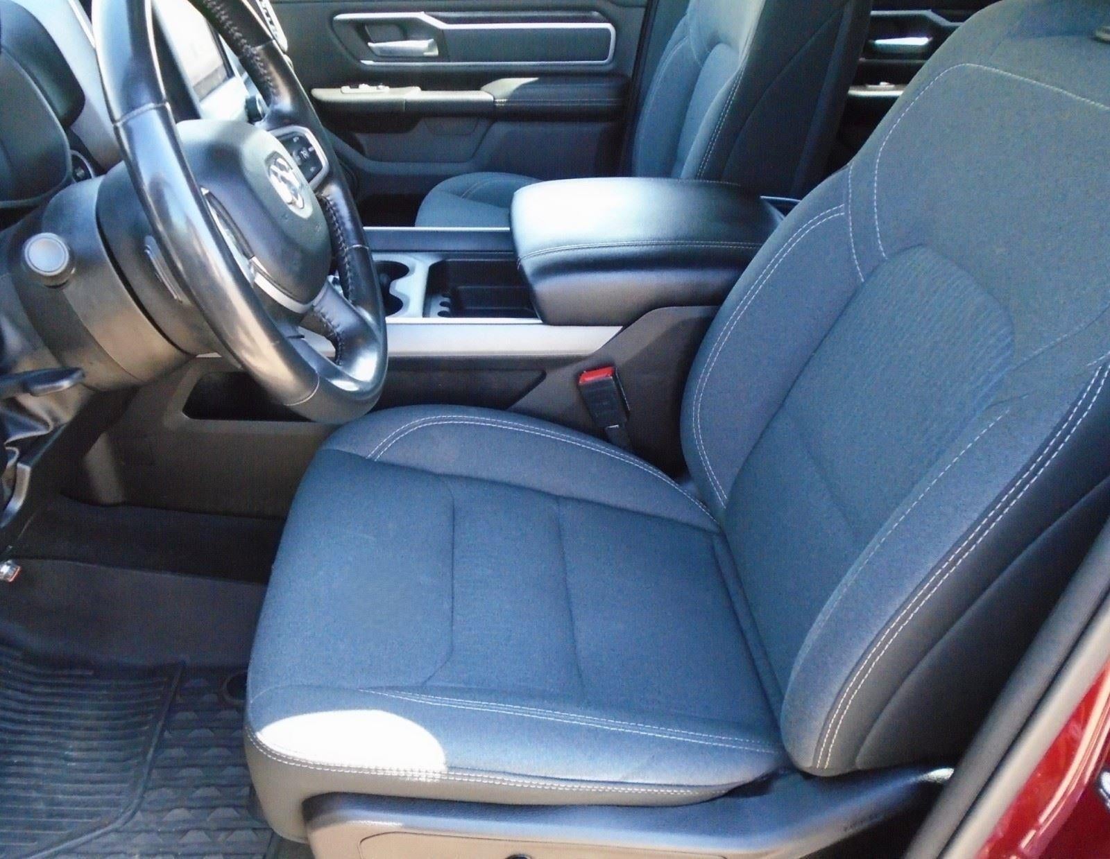 2022 RAM 1500 Big Horn Crew Cab 4x4 5'7" Box