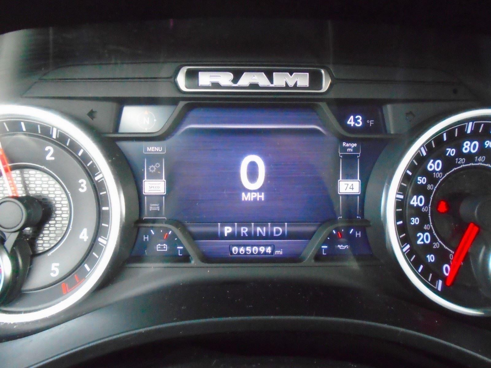 2022 RAM 1500 Big Horn Crew Cab 4x4 5'7" Box