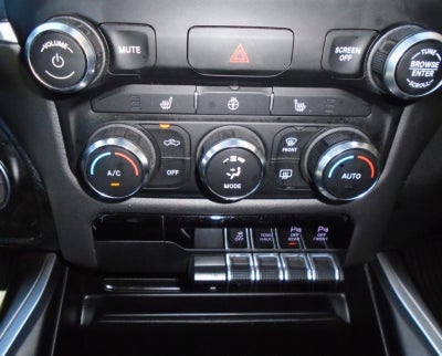 2022 RAM 1500 Big Horn Crew Cab 4x4 5'7" Box