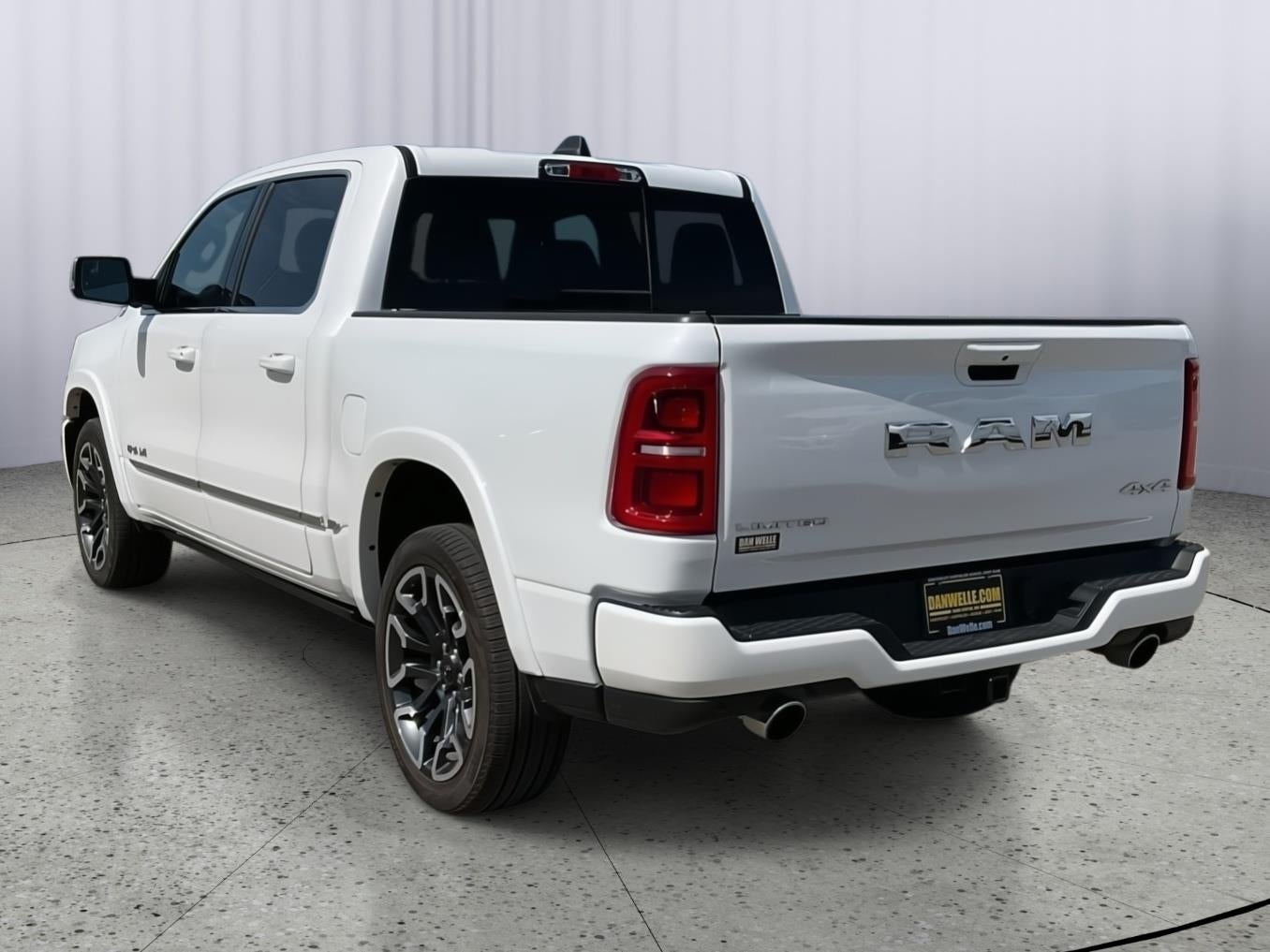 2026 RAM 1500 Limited Crew Cab 4x4 5'7" Box