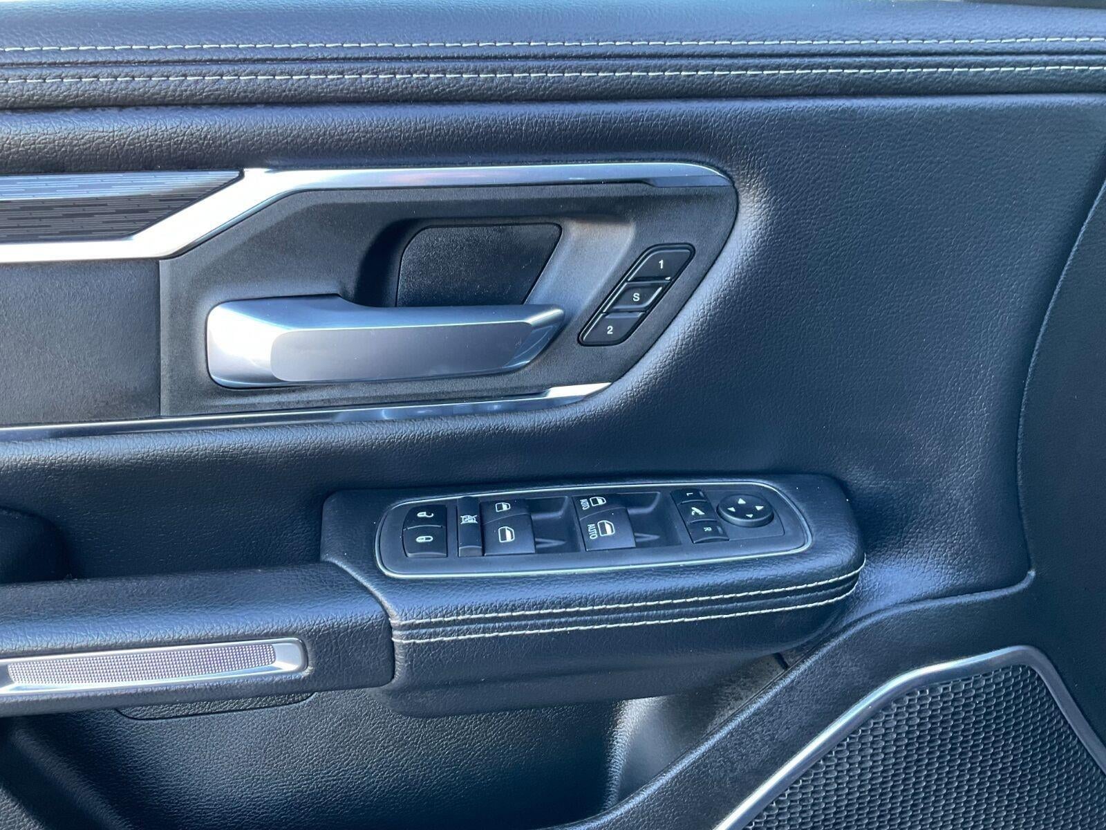 2024 RAM 1500 Laramie Crew Cab 4x4 5'7" Box