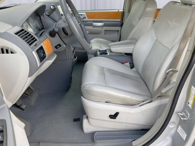 2008 Chrysler Town & Country Limited