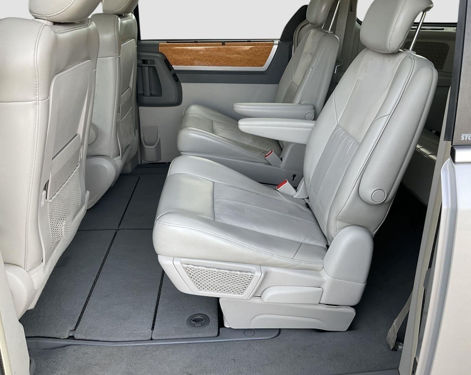 2008 Chrysler Town & Country Limited