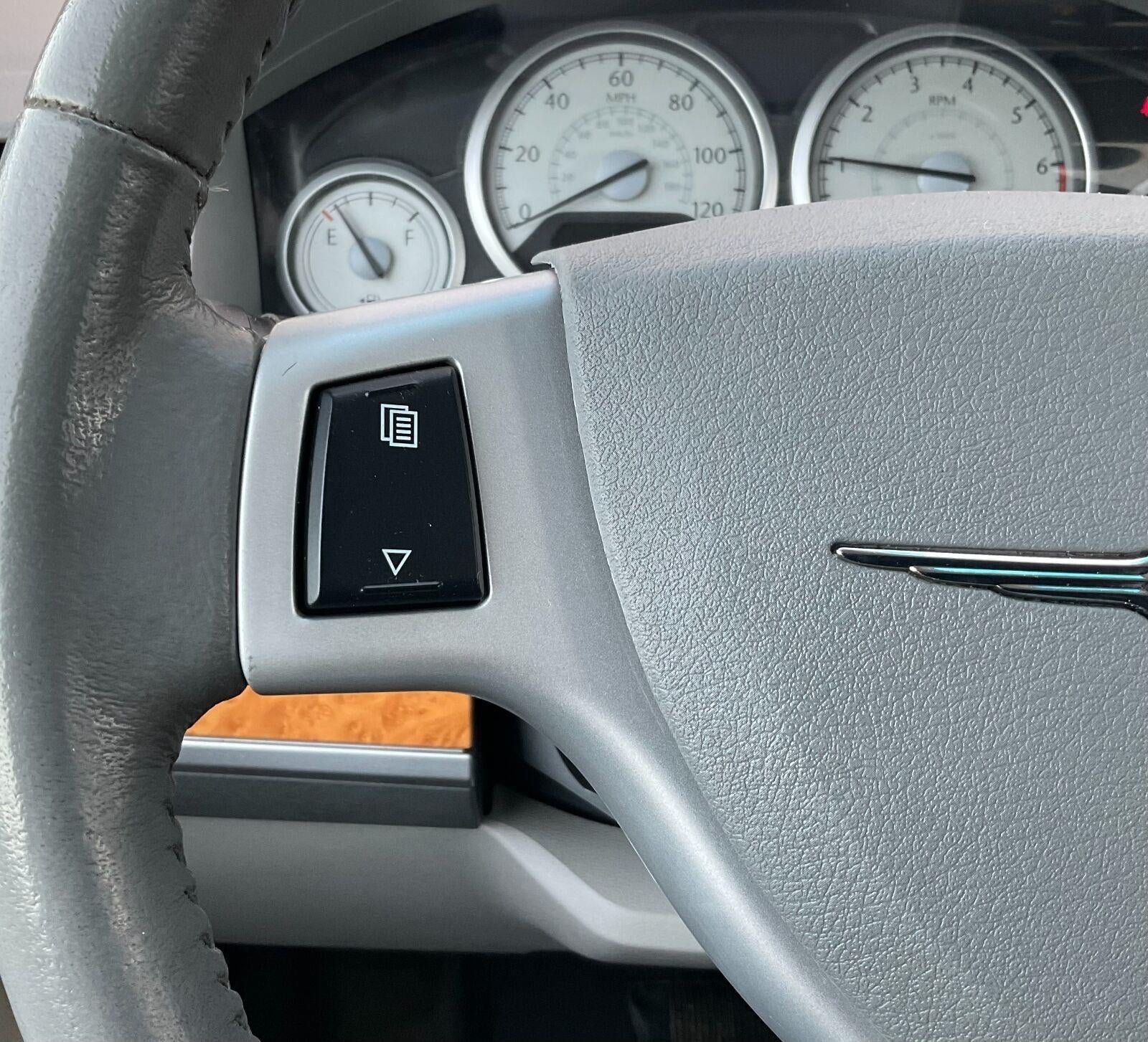 2008 Chrysler Town & Country Limited