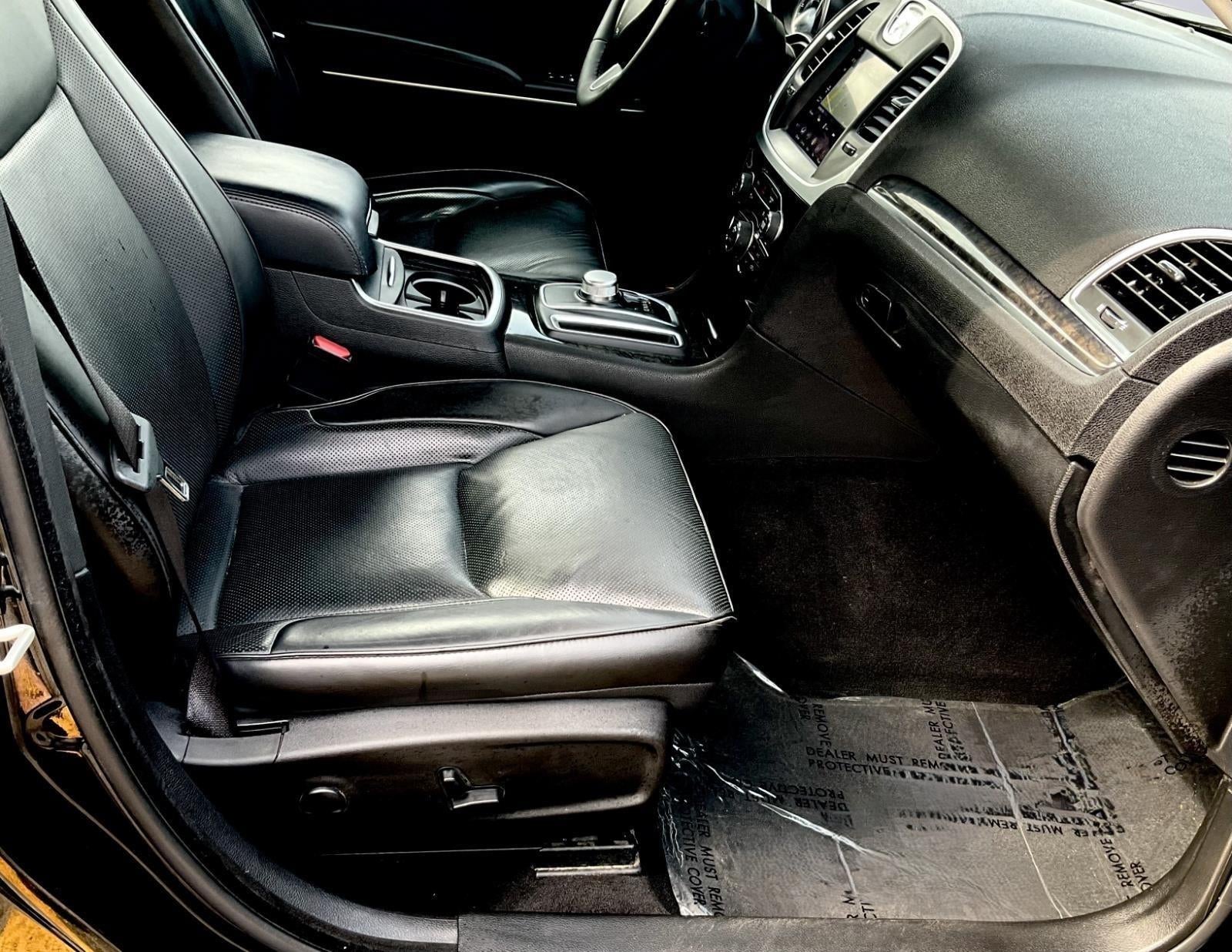 2023 Chrysler 300 Touring L AWD